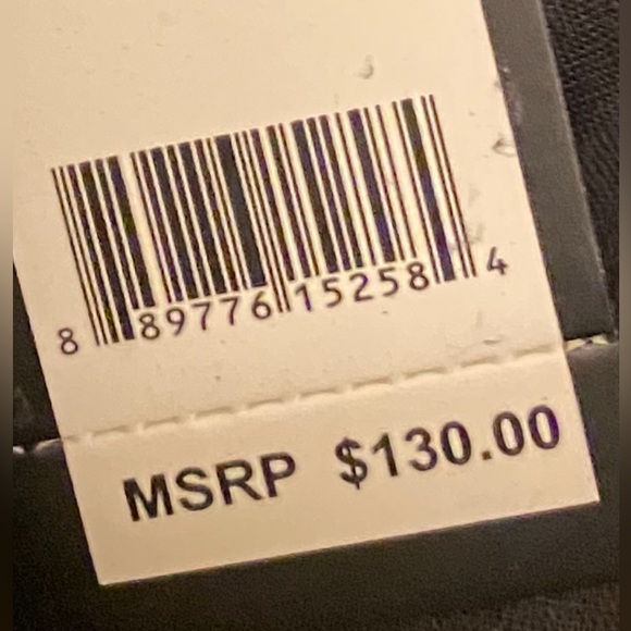 NWT Romeo + Juliet Couture Skater Black
Skirt size M - Picture 7 of 8